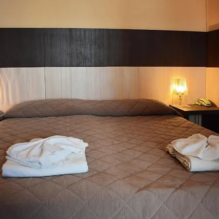 Отель Bamby Римини